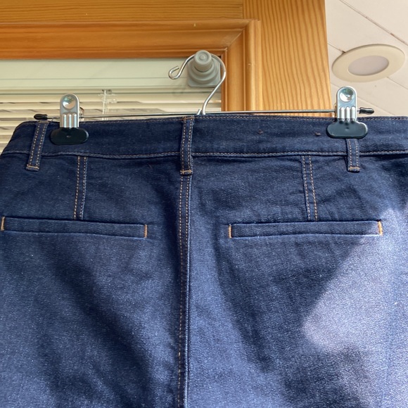 Jean - Picture 2 of 3